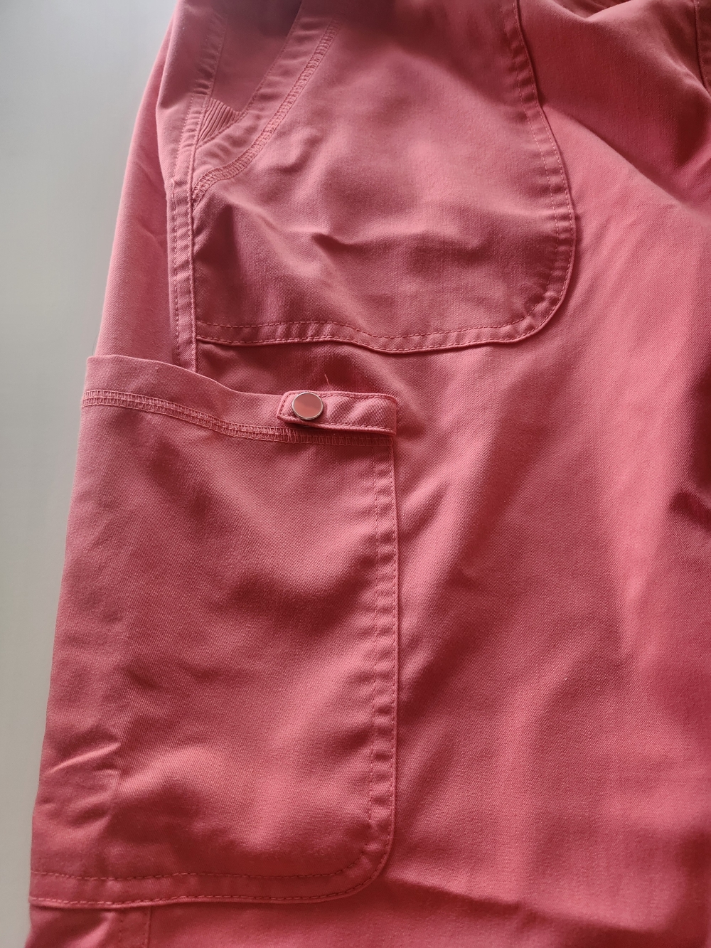 Med Couture Coral Pink Scrub Top and Jogger Pants Set (S/M) - Picture 6 of 12